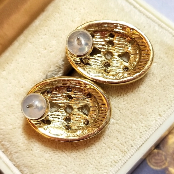 Oscar De La Renta Gold Plated Vintage Stud Earrings - Picture 5 of 8